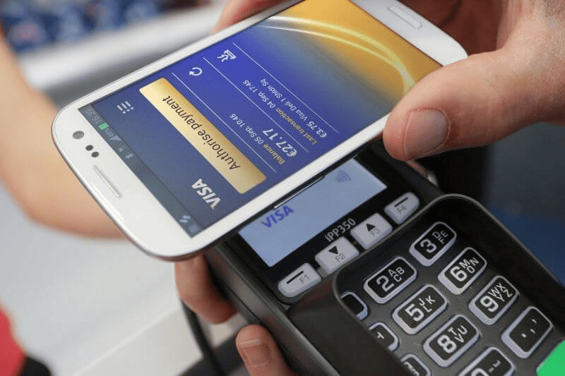 pequeño alojamiento pago con contacless